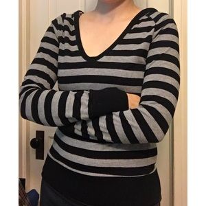 Aeropostale black & gray striped hoodie